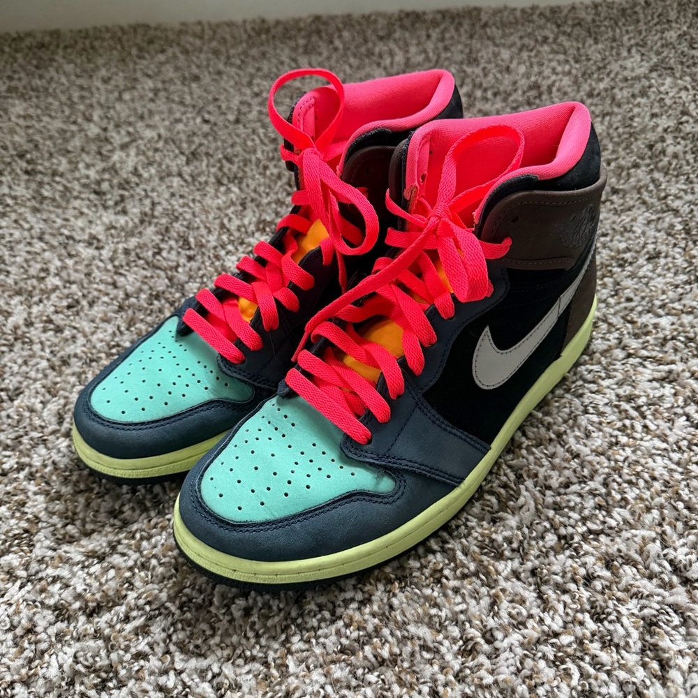 Nike Air Jordan 1 High OG - Tokyo Biohack Size 9